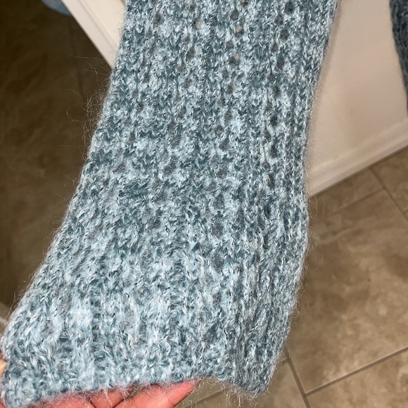 Frost Faherty Boone Sweater In Jupiter Frost
size L.  Excellent  condition - Picture 4 of 5